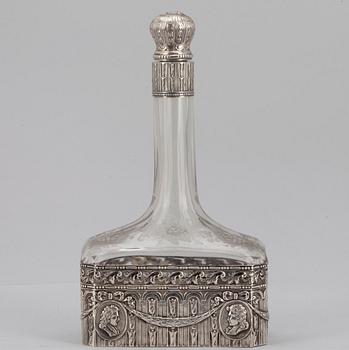 KARAFF, silver, slipat glas. Mellaneuropa. Importstämplad av C.G. Hallberg Stockholm 1919.