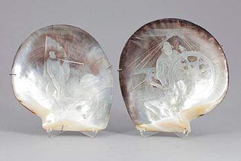 SNIDADE SNÄCKSKAL, 2 st, en märkt Blankenberghs, omkring sekelskiftet 1900.