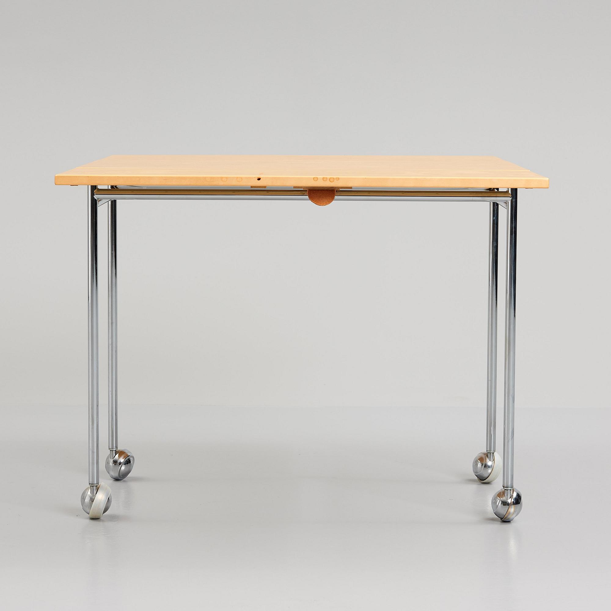 Bruno Mathsson, a drop leaf table 'Berit' in burled birch, Bruno Mathsson International, Sweden.