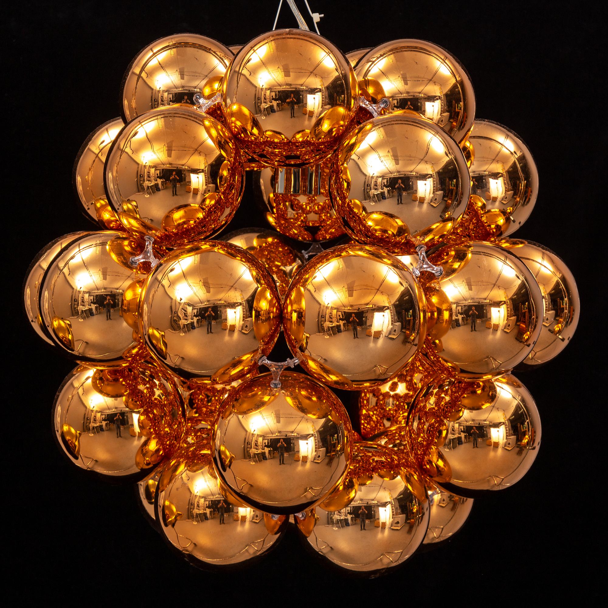 WINNIE LUI, taklampa, "Beads Penta, Innermost.