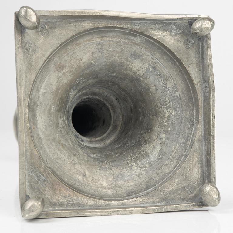 Ljusstakar, ett par, tenn, Lorens Gustav  Krouthén, Karlshamn 1831.