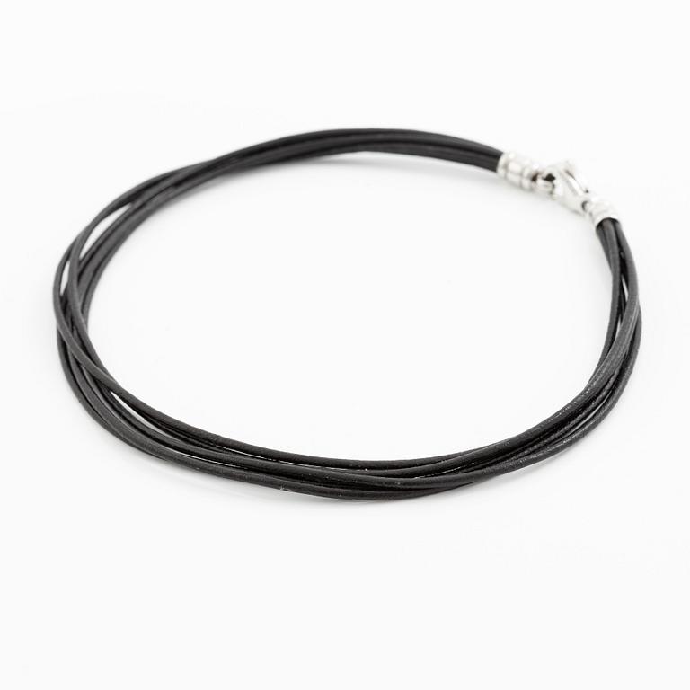 Bulgari collier läder med stållås.
