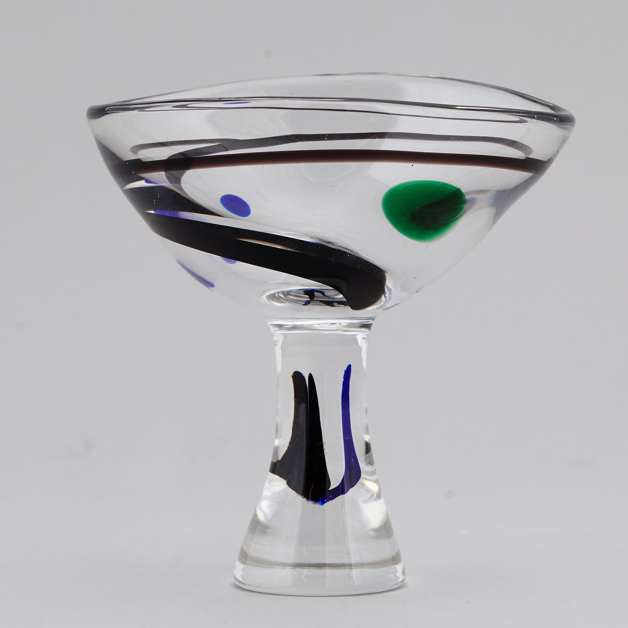 VICKE LINDSTRAND, an 'Abstracta' glass bowl from Kosta, 1950's.