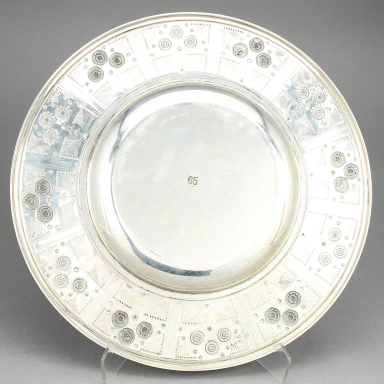 FAT, silver, J. Tostrup, Norge, 1227 gram.