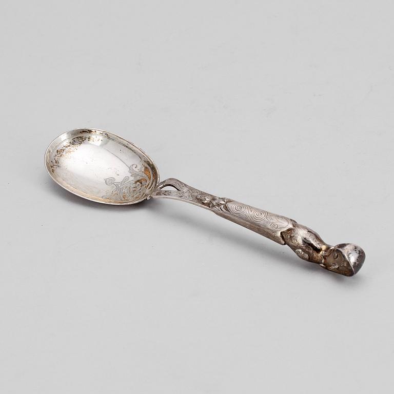 SLEV, silver, renässansstil, P. Eertz, Danmark, 1893. Vikt ca 163 g.