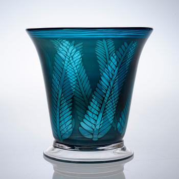 A Gunnar Cyrén graal glass vase, Orrefors 1989.