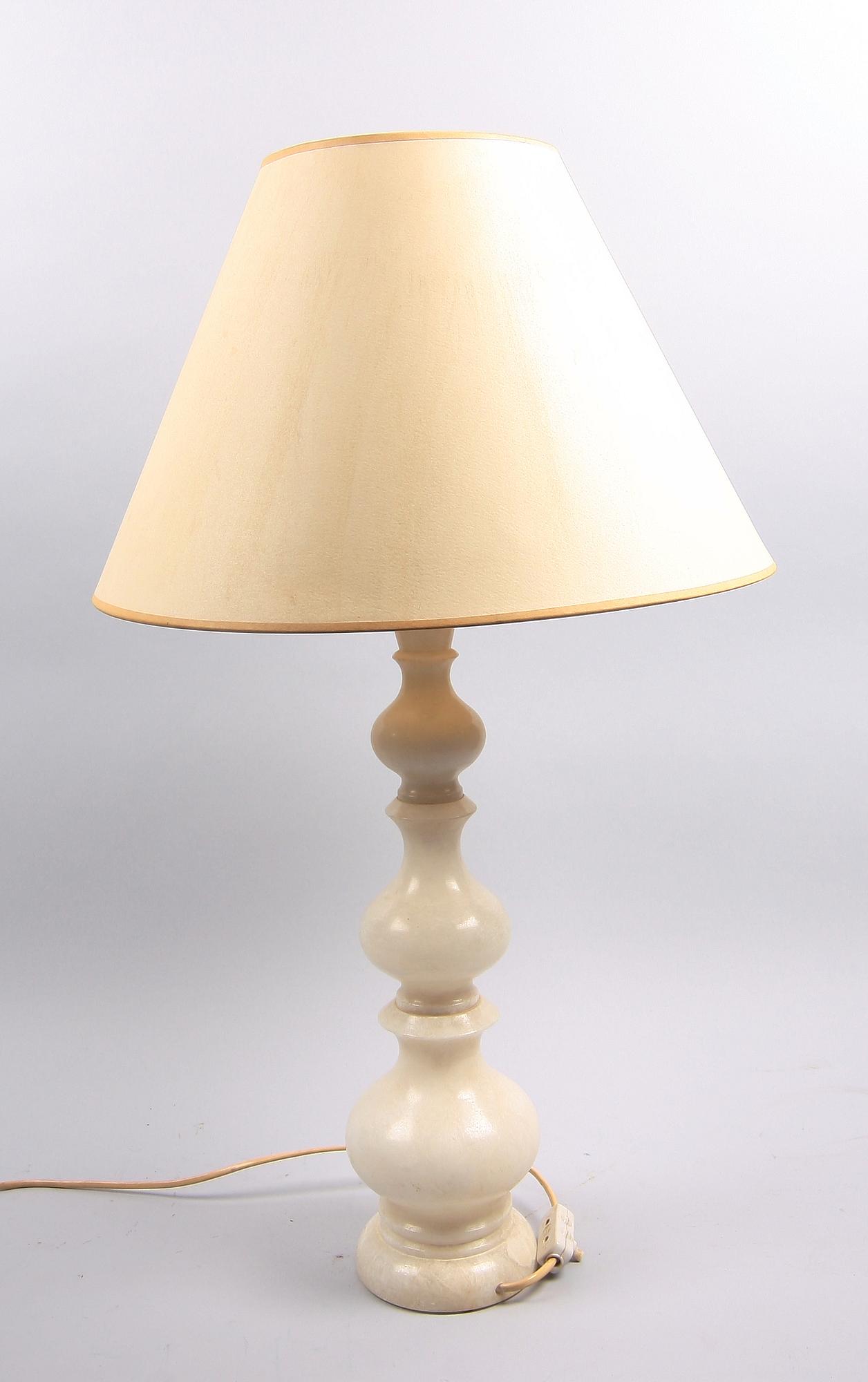 BORDSARMATUR, alabaster. 1900-tal.