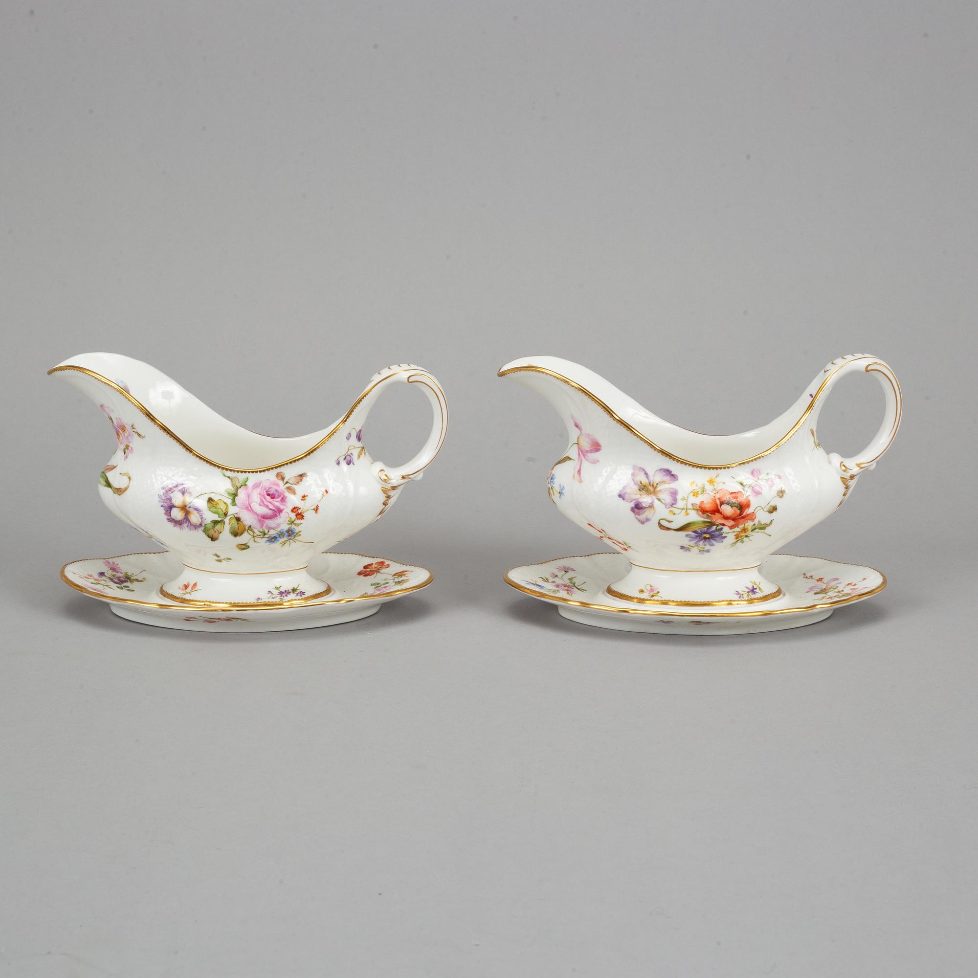 Rörstrand, a 151 part porcelain service, 1920-1938.