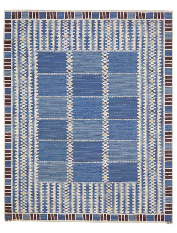 CARPET. "Salerno blå". Rölakan (flat weave). 295,5 x 235 cm. Signed AB MMF BN.
