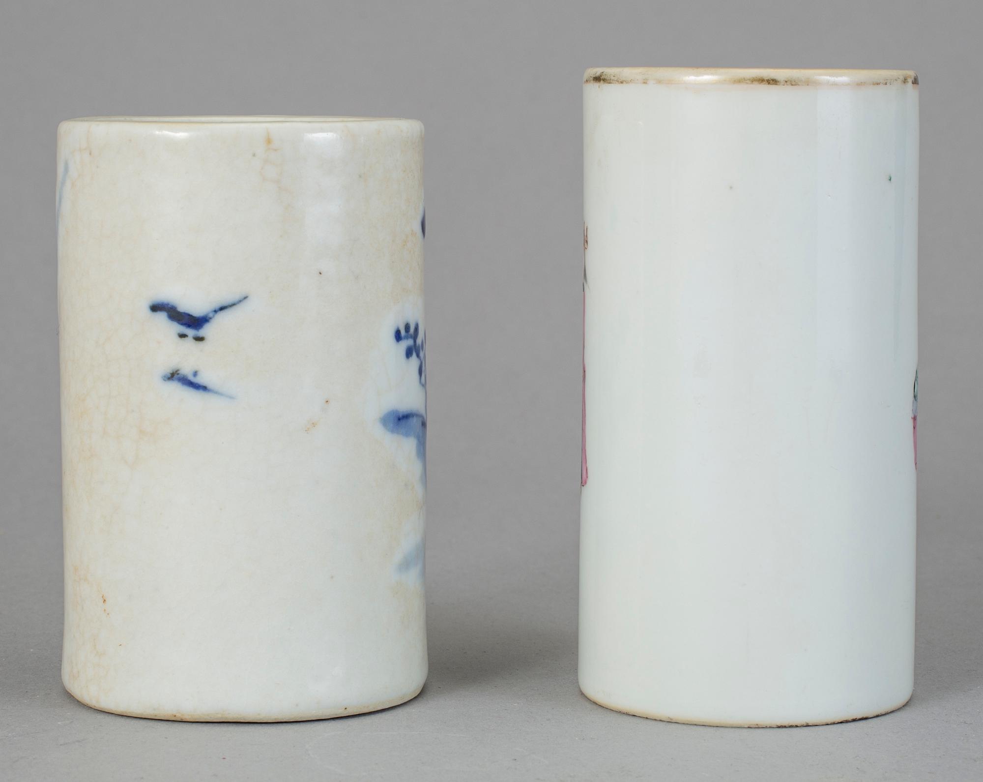 PENSELSTÄLL, 2 st, porslin, Kina, 1900-tal.