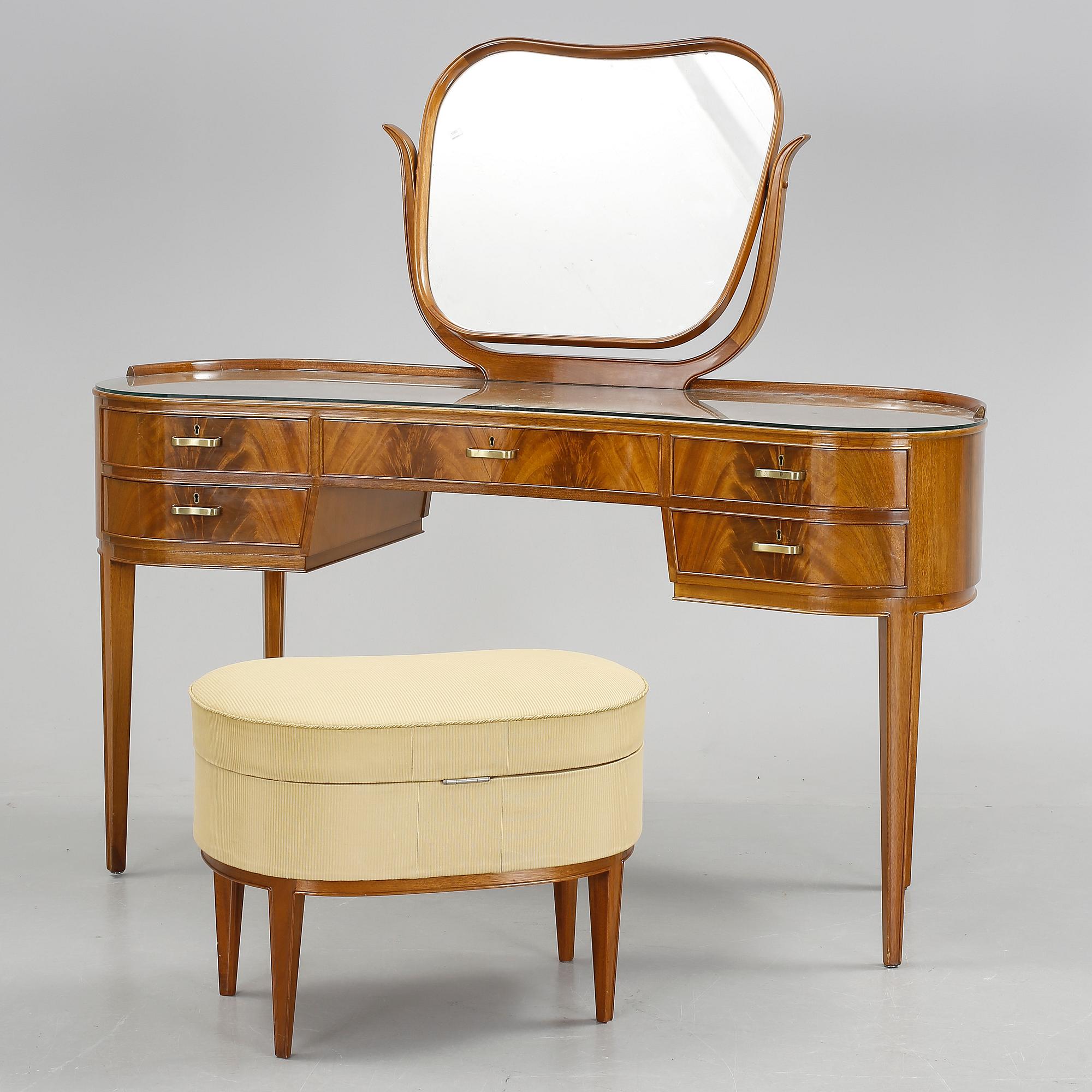 TOALETTBORD med PALL, 1930/40-tal.