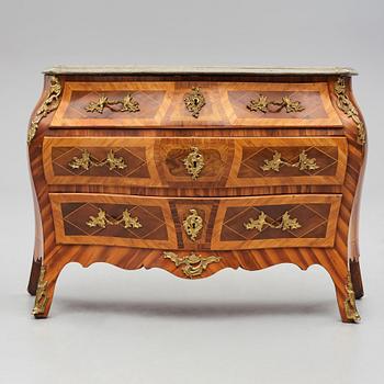 A Swedish Rococo commode, second part of the 18th century.