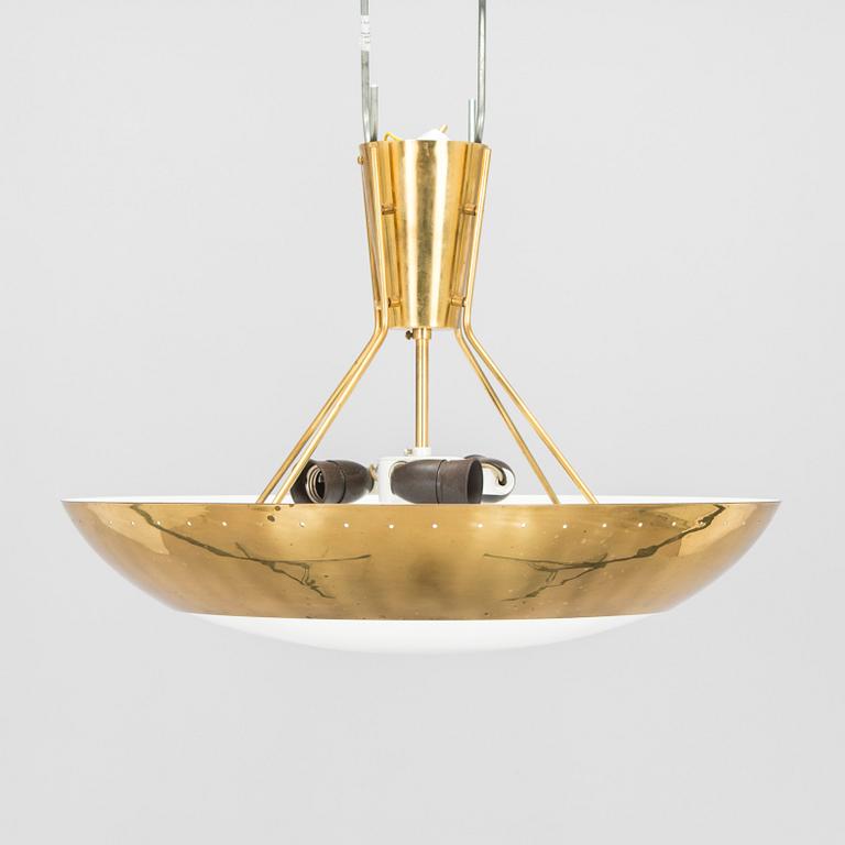 Taklampa, modell ER 163, Itsu 1900-talets mitt.