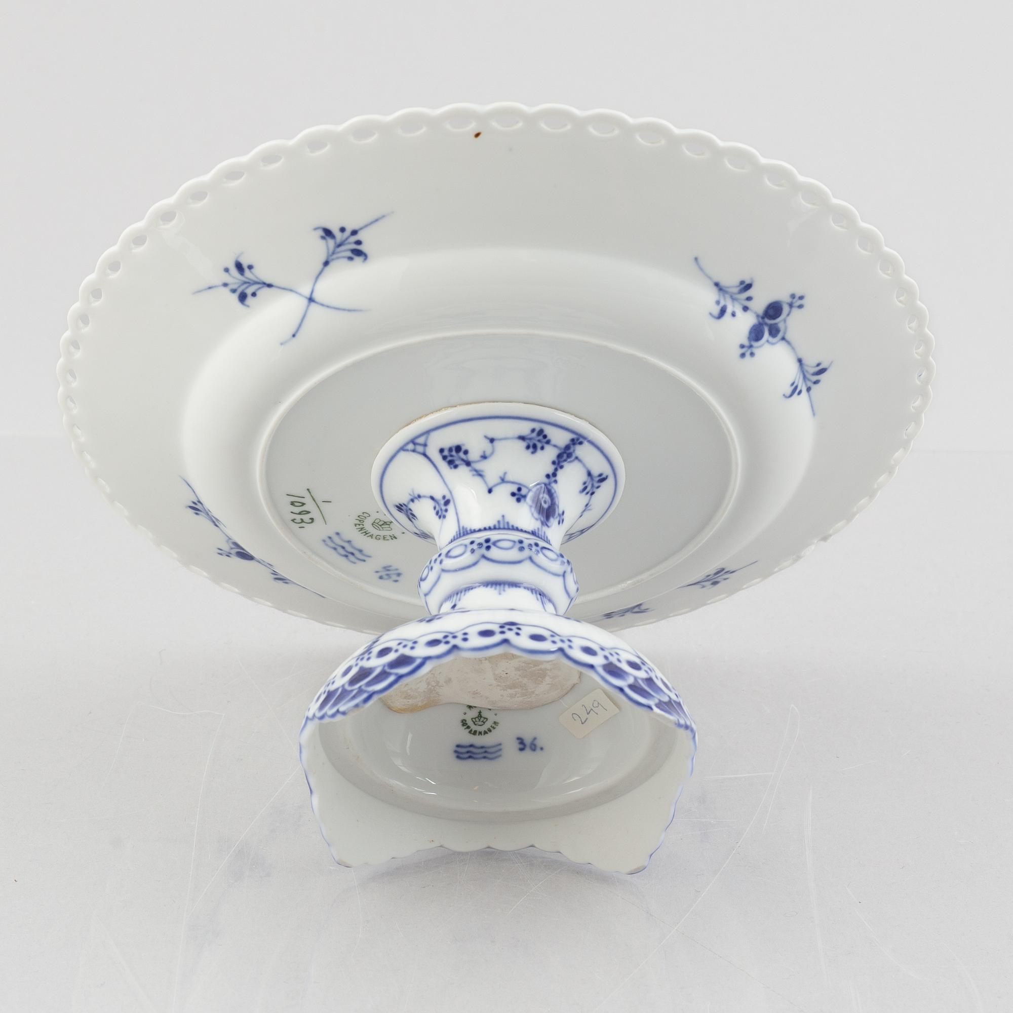 A 'Blue Fluted Full Lace' porcelain centerpiece dish, Royal Copenhagen, model 1093, 1898-1923.