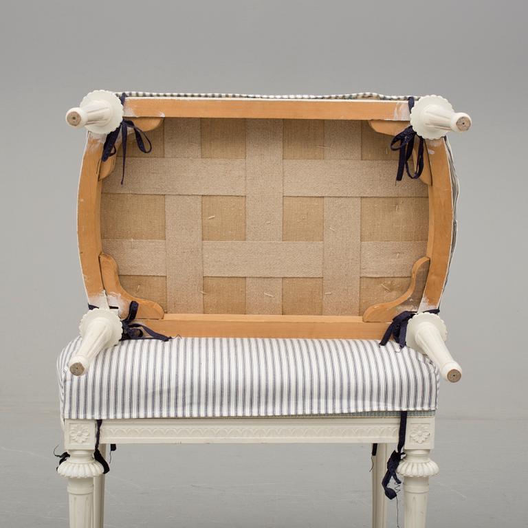 TABURETTER, ett par, gustaviansk stil, 1900-talets mitt.