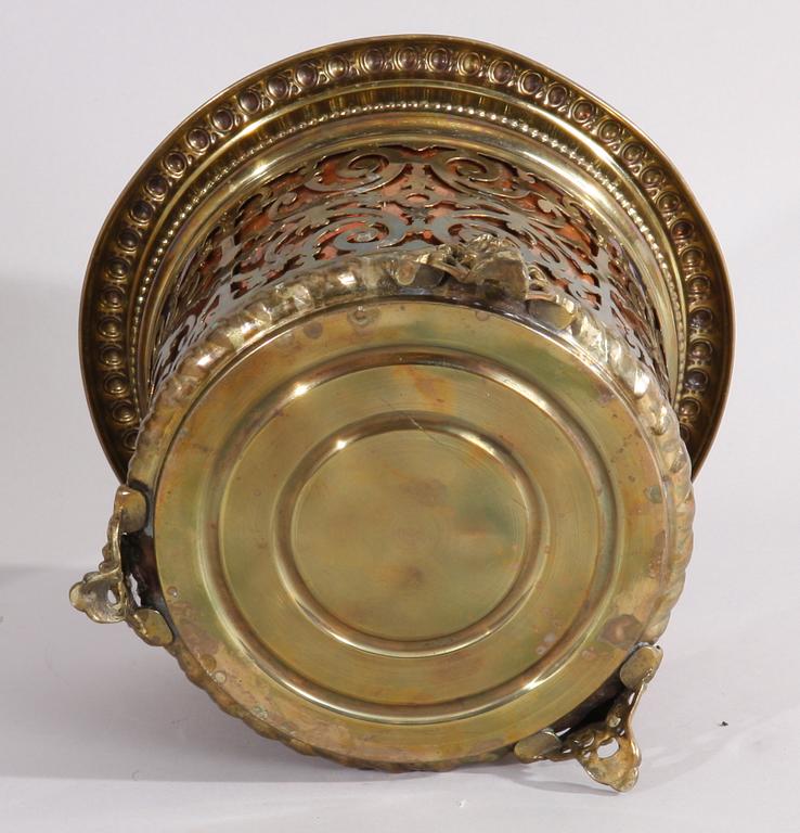 YTTERKRUKOR, ett par, mässing, 1900-tal.