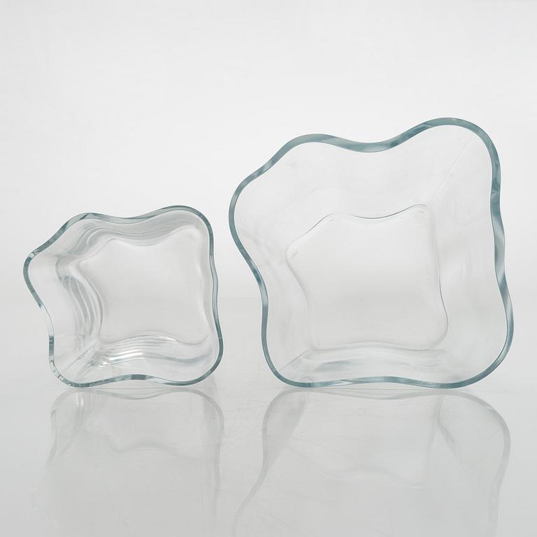 Alvar Aalto, glasskulptur, "Aalto-blomman", 4 delar, signerade Alvar Aalto och Alvar Aalto Iittala 99/1991.