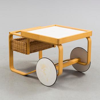 ALVAR AALTO, serveringsvagn, modell 900, Artek, Finland, modell formgiven 1937. 1900-talets andra hälft.