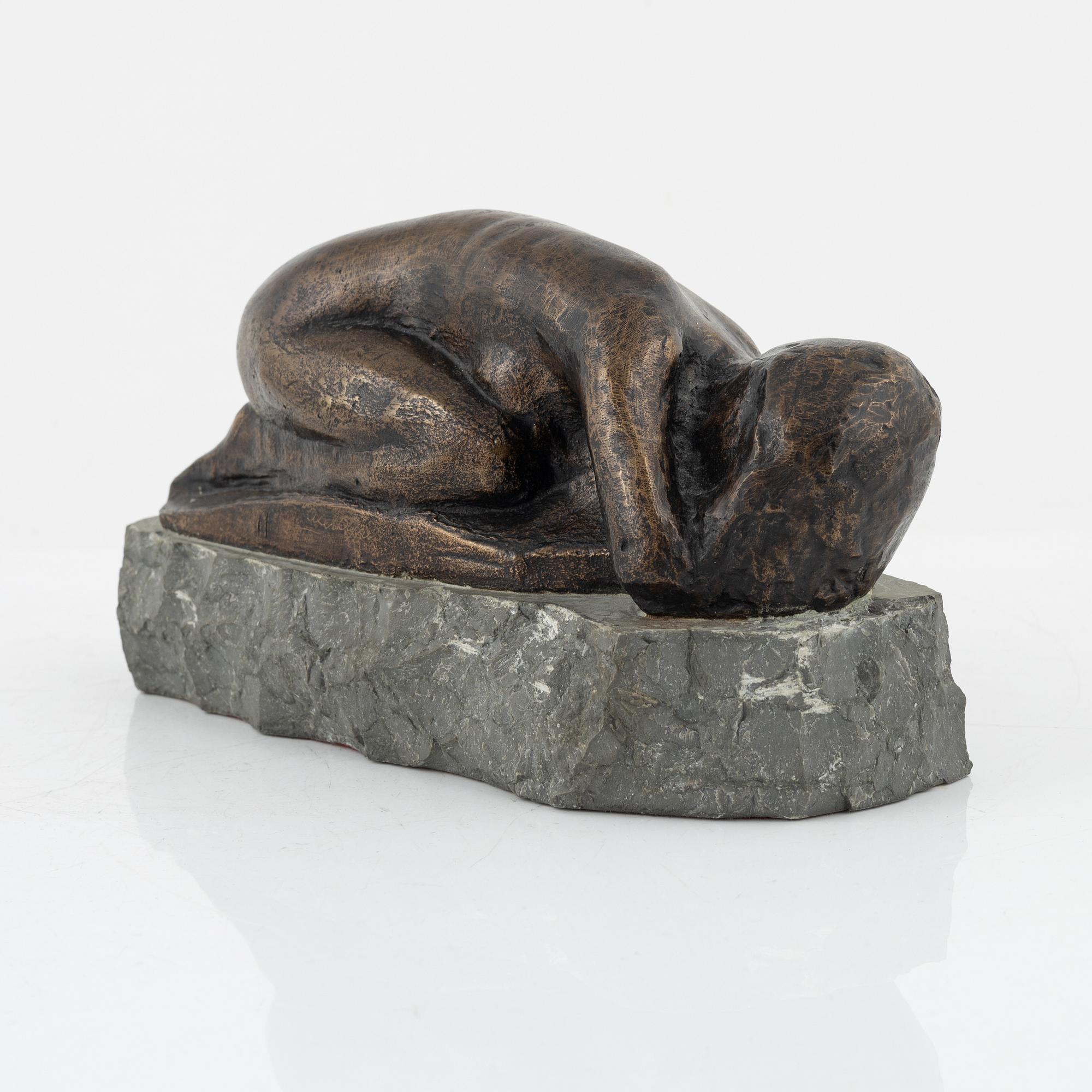 Axel Olsson, skulptur, signerad. Brons, total höjd 12 cm.