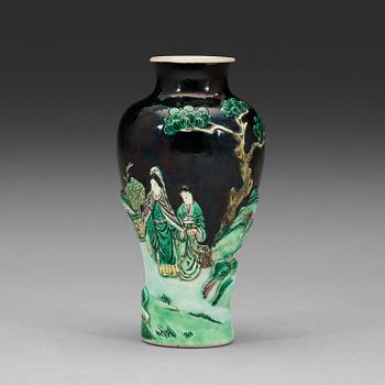 235. VAS, porslin. Qingdynastin, 1800-tal.