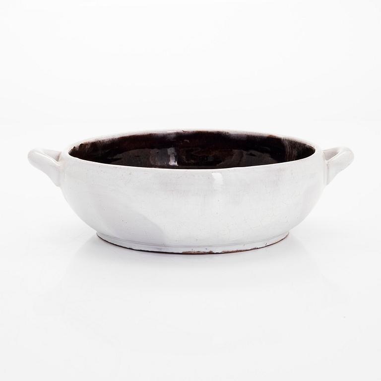 Marita Lybeck, A ceramic bowl, signed ML.