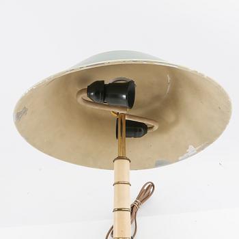 Bertil Brisborg attribuerad till, bordslampa variant av modell 32038 för Nordiska Kompaniet, 1940-tal.