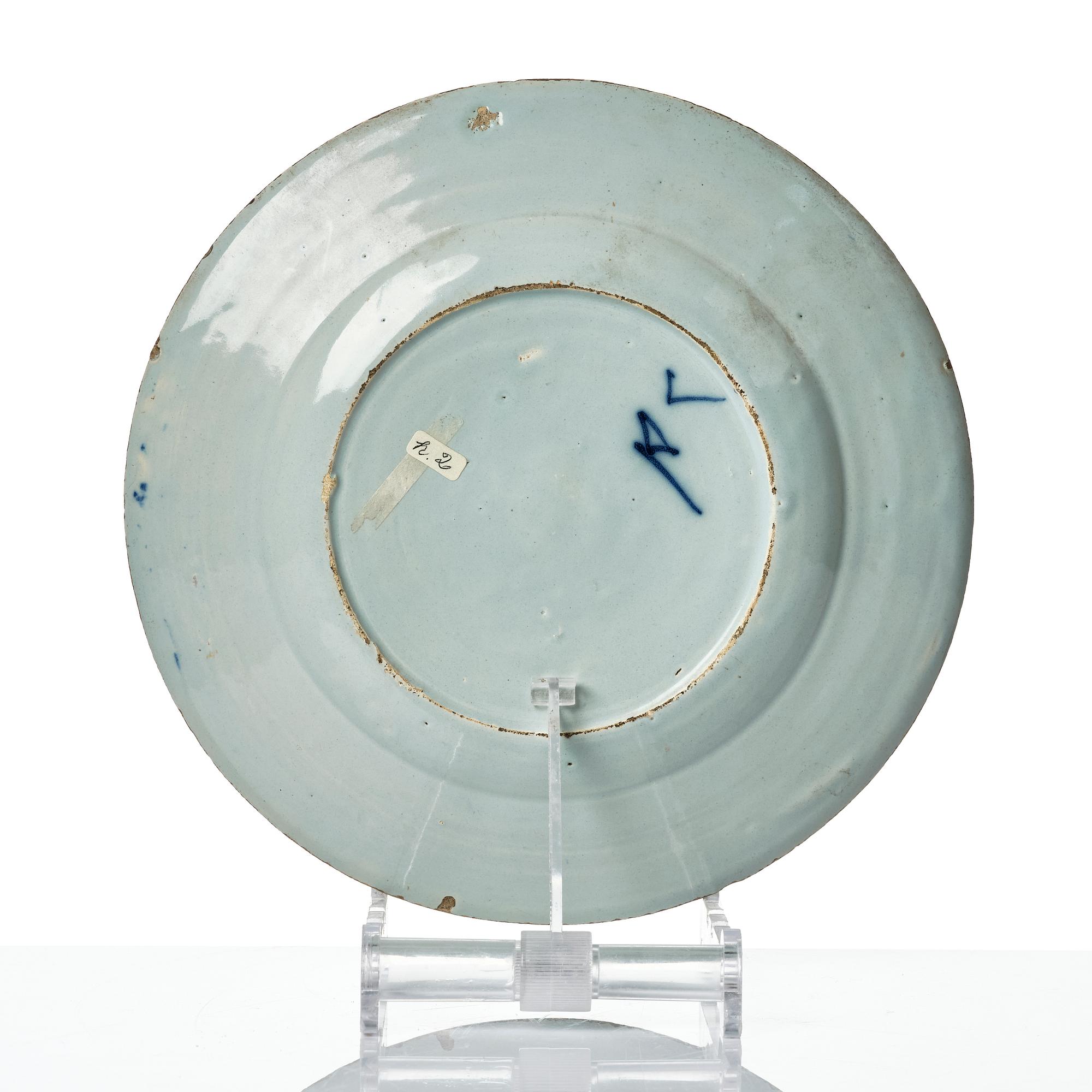Tallrikar, tre stycken, fajans. Holland, 1700-tal.