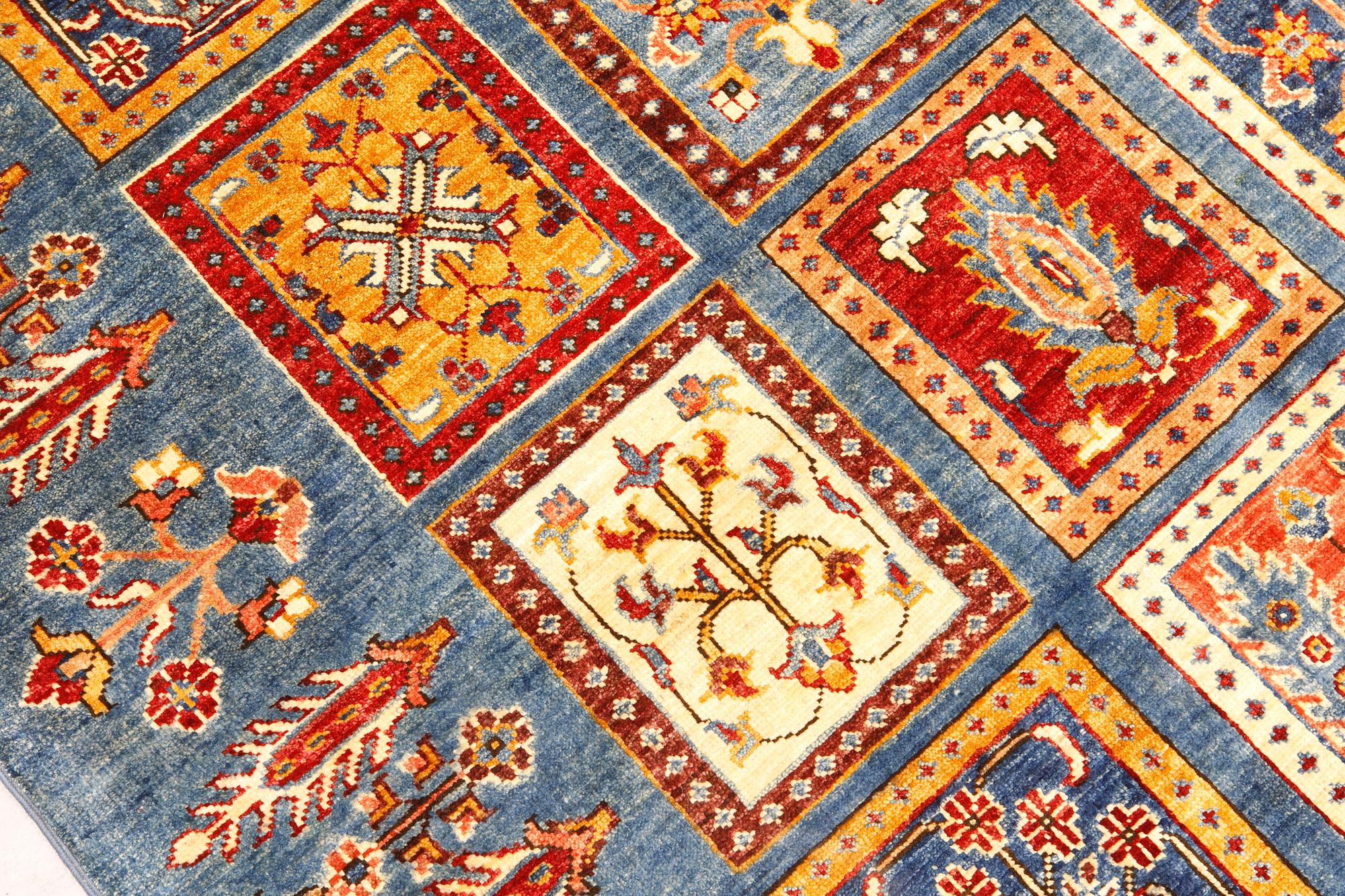 An oriental rug, ca 271 x 214 cm.