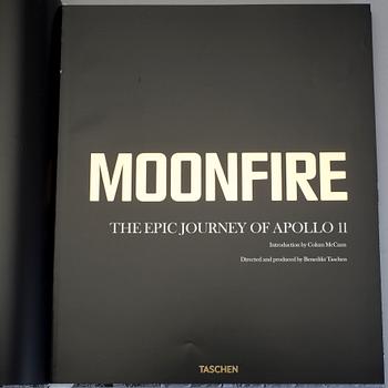 BOK samt AUTOGRAF, "Moonfire", Norman Mailer, Buzz Aldrin, numrerad AP 181/200.