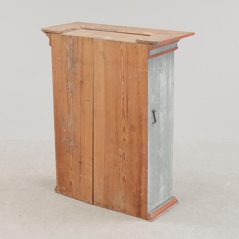 HÄNGSKÅP, Forsa/Hög, Hälsingland, 1800-tal.