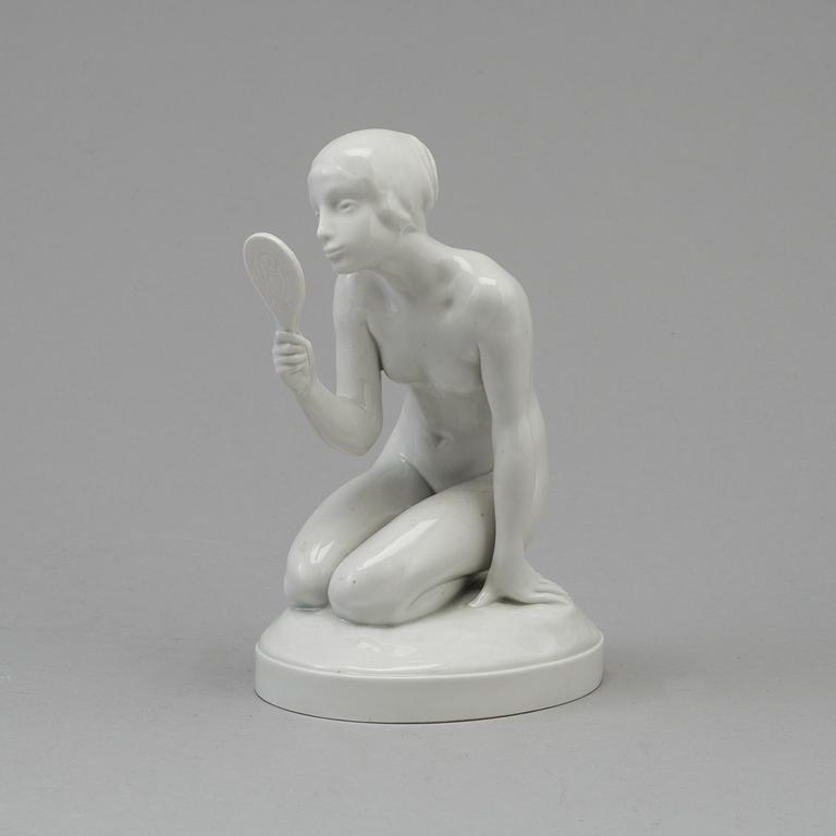 FIGURIN, porslin. "Flicka med spegel", Gerhard Henning, Royal Copenhagen, Danmark, 1910-tal.