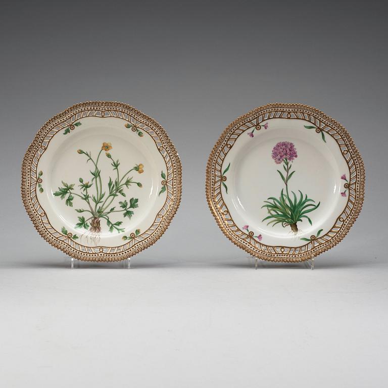 A set of 12 Royal Copenhagen 'Flora Danica' dishes, Denmark, 20th Century.