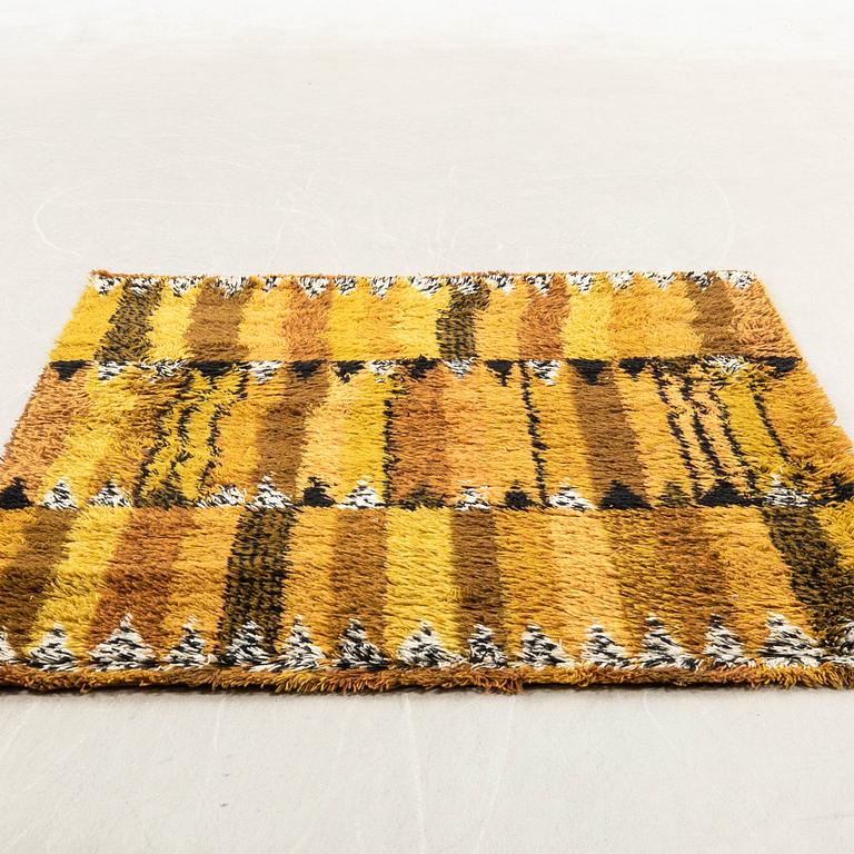 Marianne Richter, rya maskinvävd "Stegeborg" för Östergyllen Wahlbäcks fabriker Linköping ca 1200 cm.