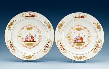 1414. A pair of 'European Subject´ chargers, Qing dynasty, Qianlong (1736-95). (2).