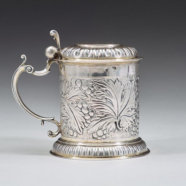 ABRAHAM GRILL, Augsburg (verksam 1672-1682), dryckeskanna, silver, barock.