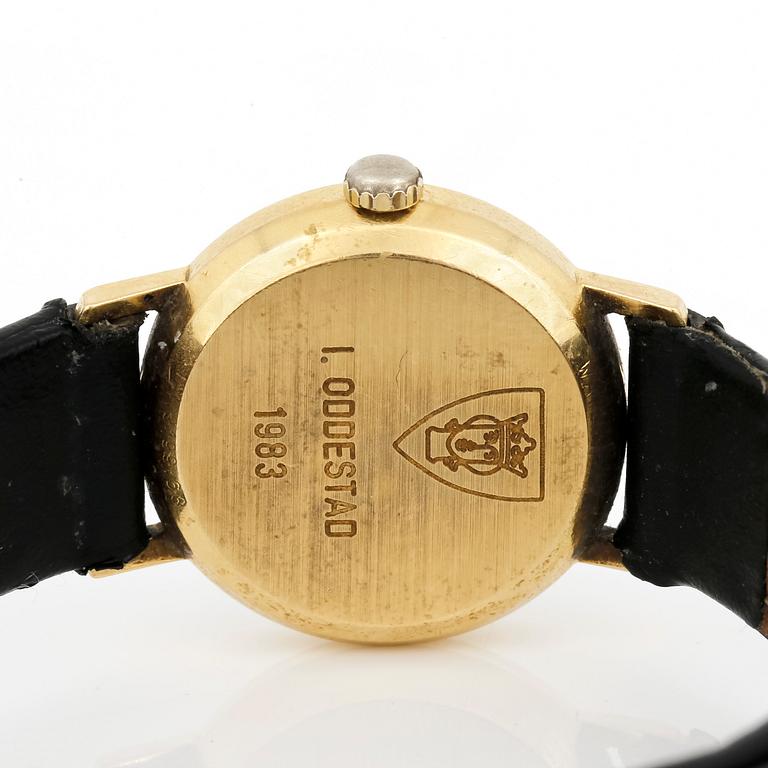 DAMARMBANDSUR, 14 k Certina, tot vikt ca 13,8 gram inkl armband.