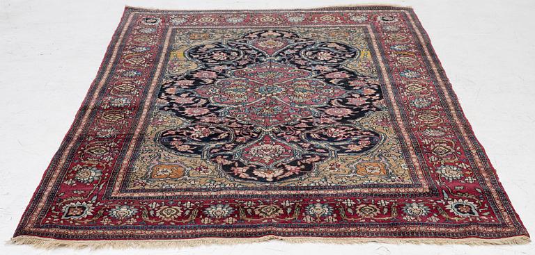Carpet, Isfahan, antique, approx. 210 x 135 cm.