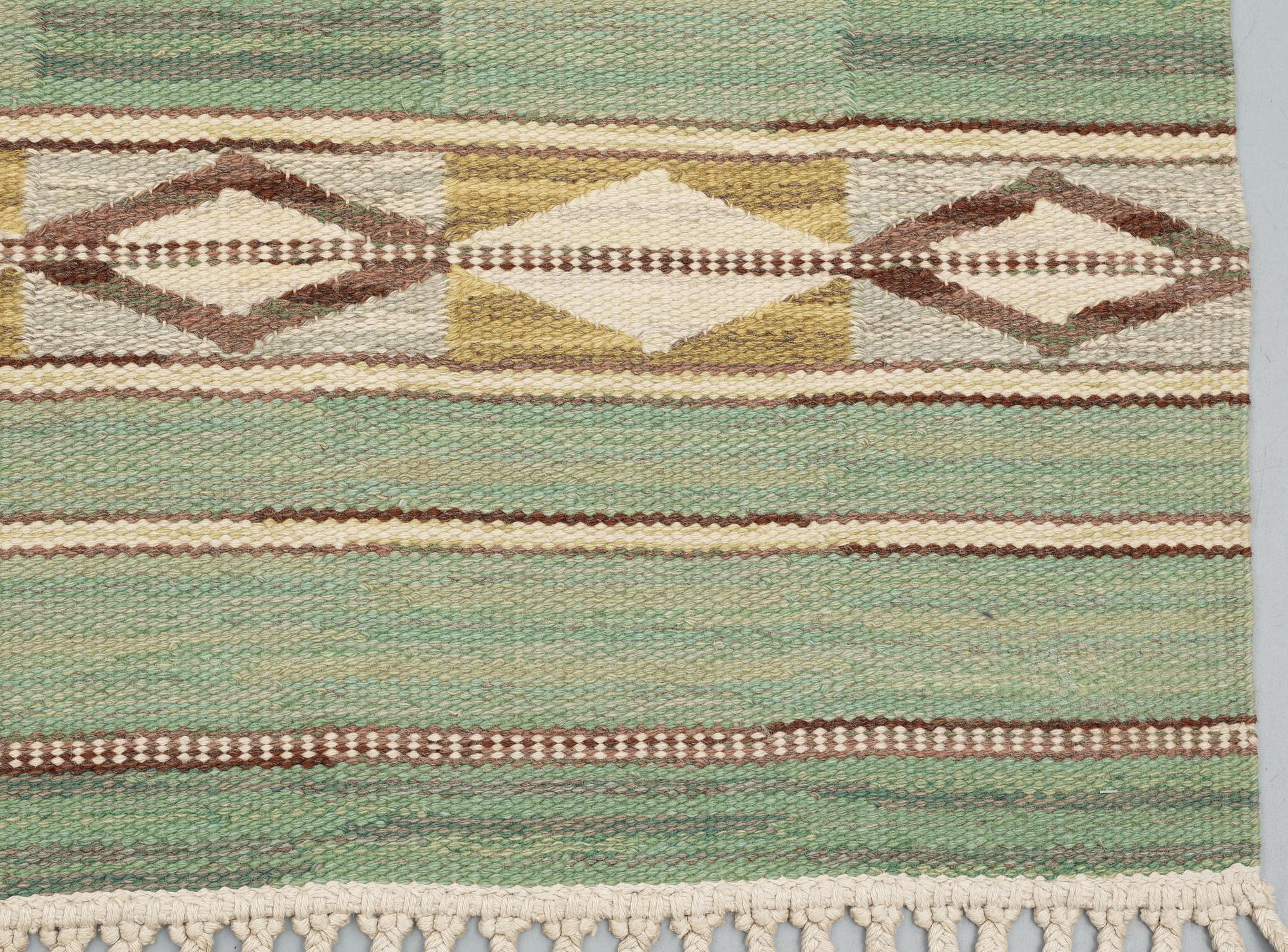 RUG. Flat weave (Rölakan). 211 x 133 cm.