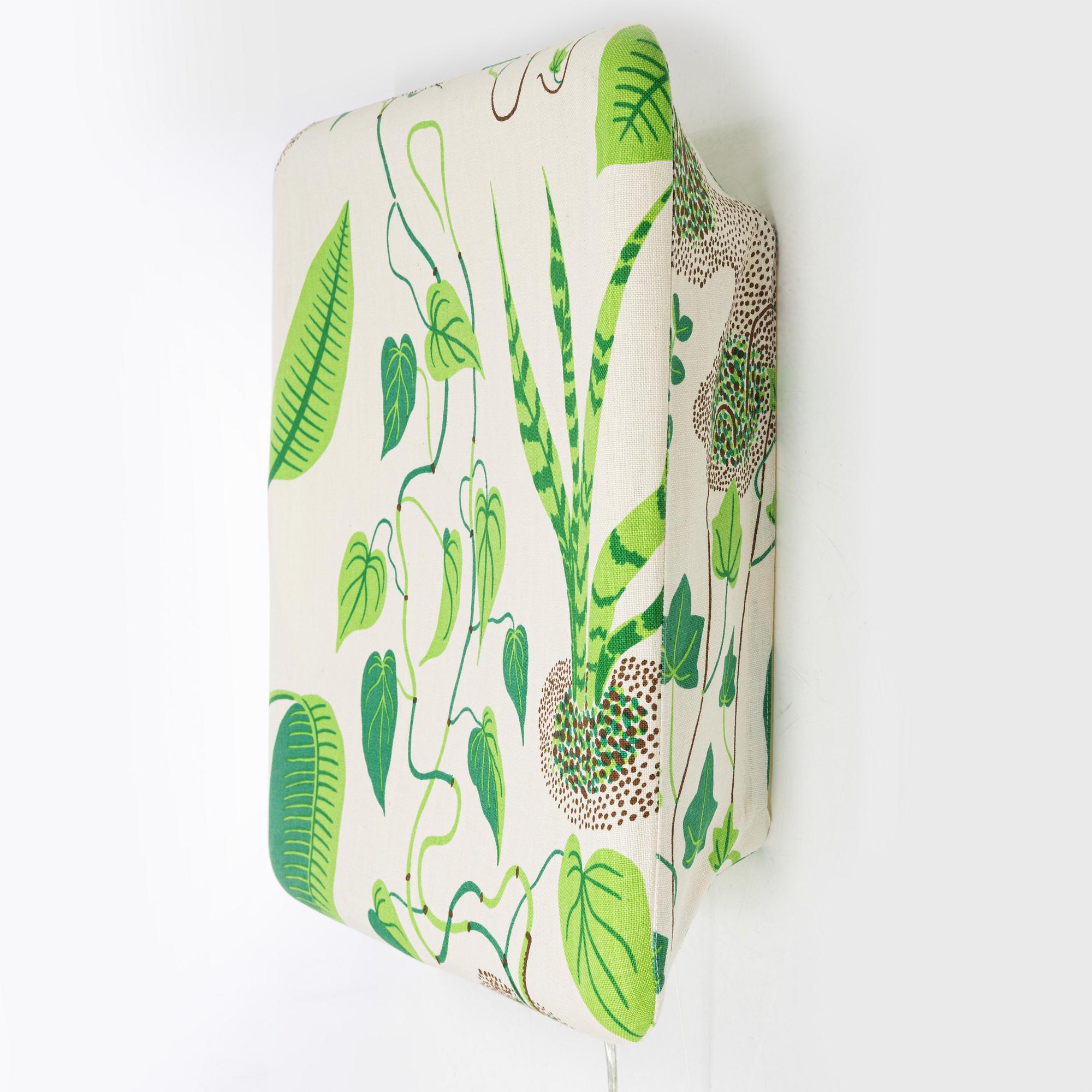 Firma Svenskt Tenn, David Taylor, an 'F-Air' wall lamp.