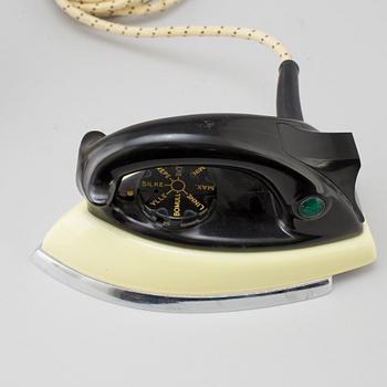 STRYKJÄRN, 2 st, 1940-tal.