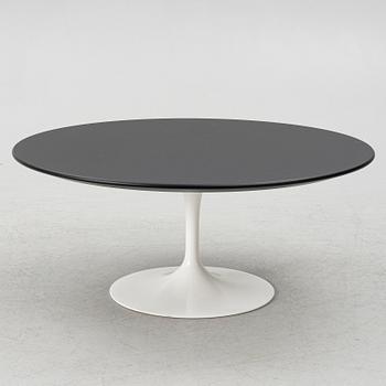 Eero Saarinen, soffbord, "Tulip", Knoll International.