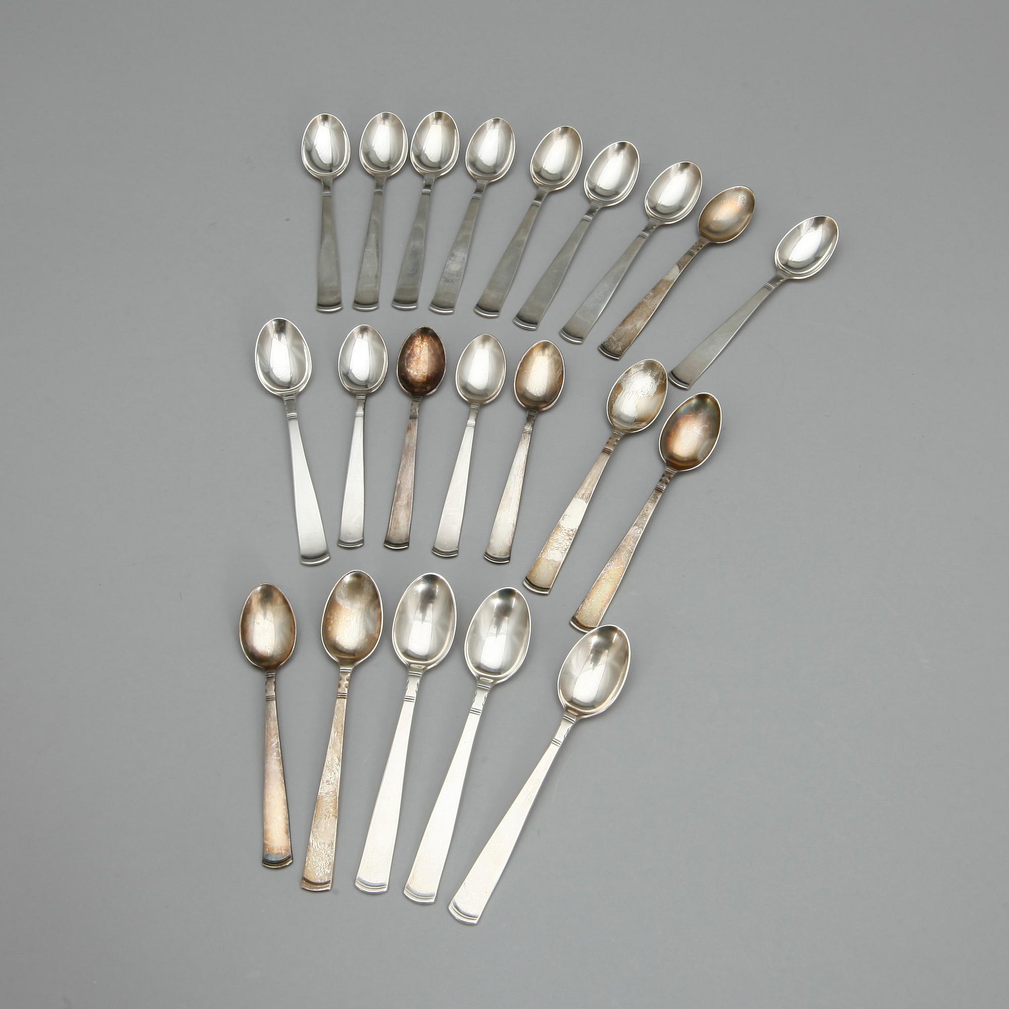 BESTICKSERVISDELAR, 33 stycken, silver, "Rosenholm", Jacob Ängman GAB. Främst 1970-tal. Tot vikt ca 885 gram inkl knivar.