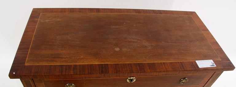 BYRÅ, sengustaviansk stil. 1900-tal.