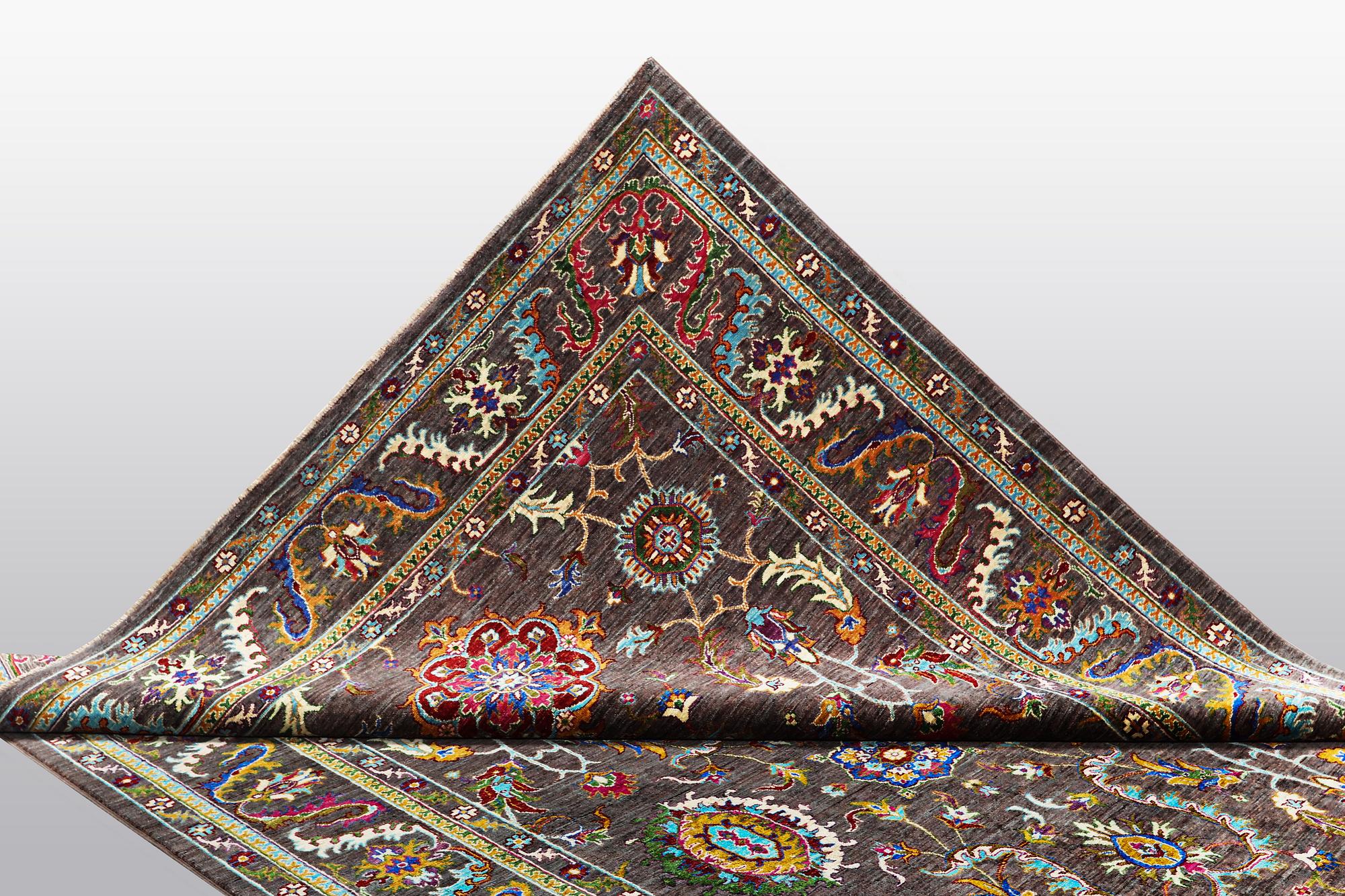 A carpet Zeigler design, ca 305 x 208 cm.
