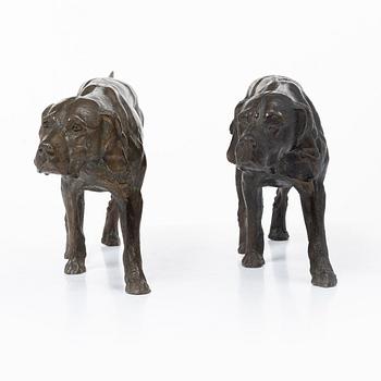Two dogs.