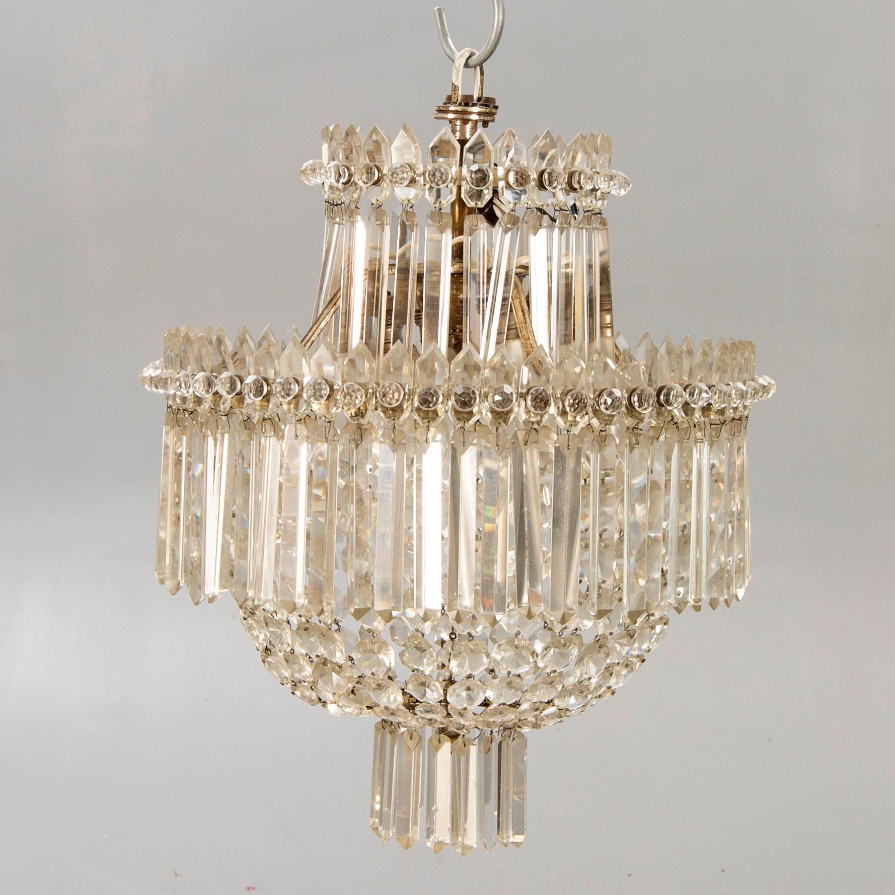 An early 20th Century chandelier.