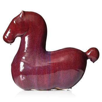 177. Ulla & Gustav Kraitz, a stoneware sculpture of a recumbent horse, own workshop, Förslöv, Sweden 1986.