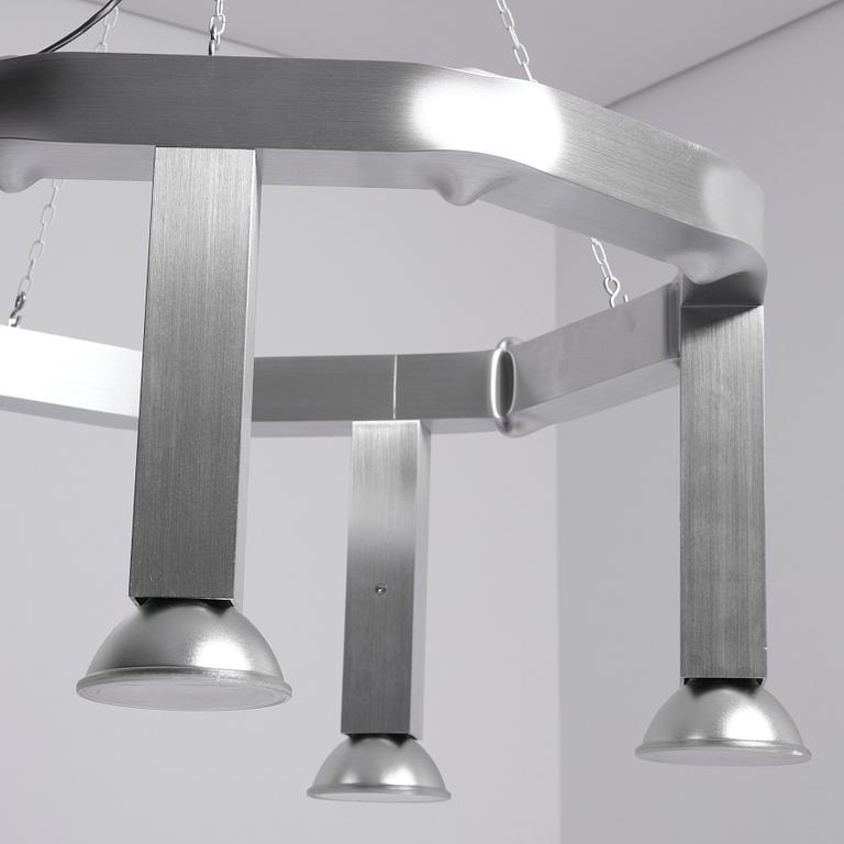 David Taylor, ljuskrona, unik, ”Aluminium Chandelier”, Studio Mellösaverken, Sverige, 2025.