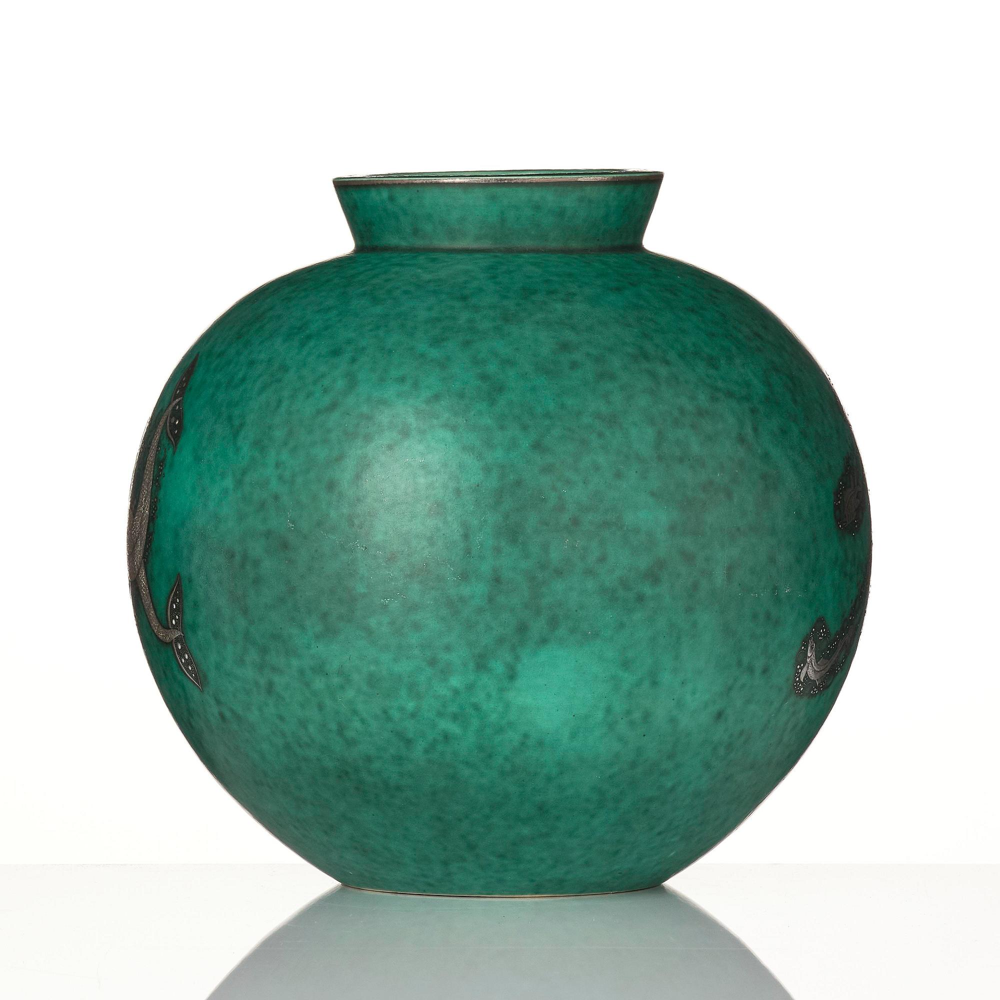 Wilhelm Kåge, an "Argenta" stoneware vase, Gustavsberg 1948.