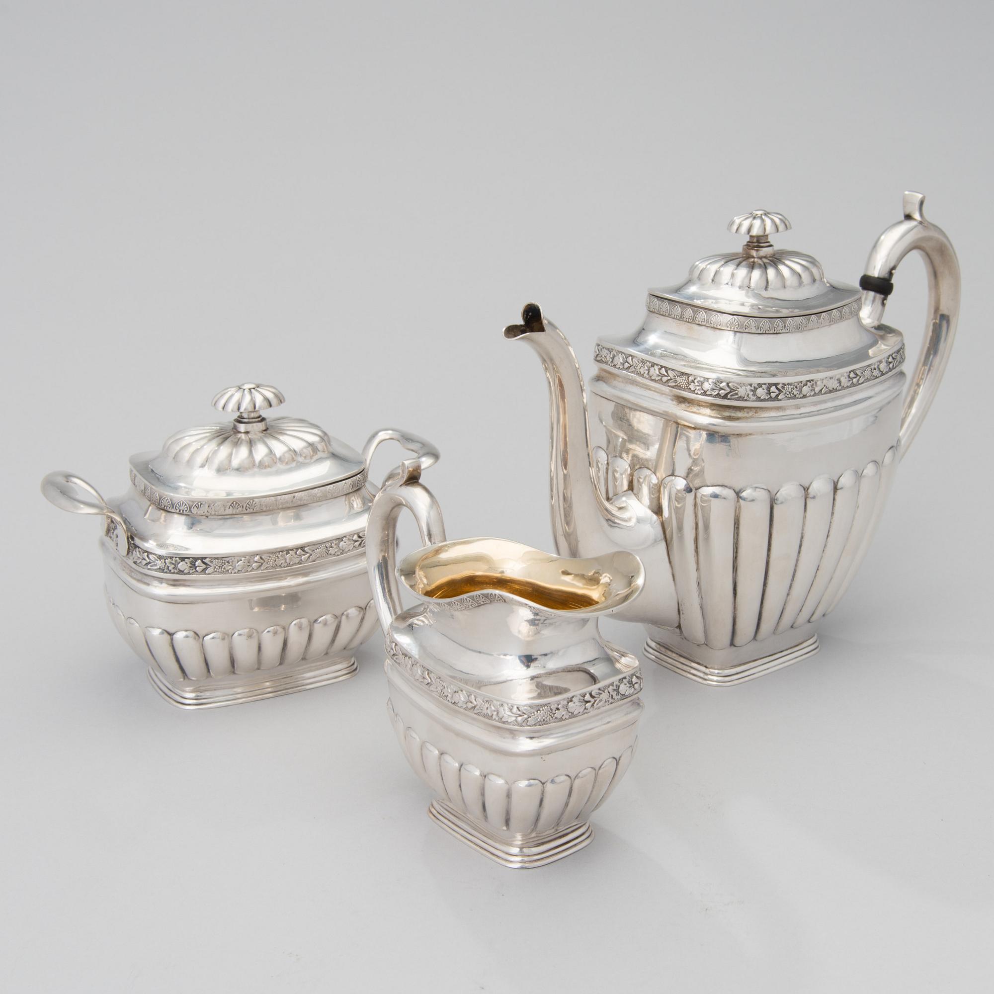 A 3-piece silver coffee set by Bruno Alexander Nylund, Helsingfors 1919. Weight circa 1336 g.